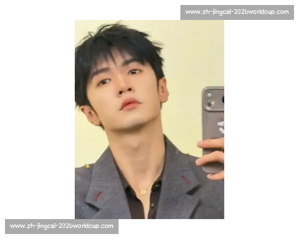 陈哲远泰国见面会 C 位登场,与高层合影尽显国际巨星风范 陈哲远泰国见面会 C 位登场,与高层合影尽显国际巨星风范